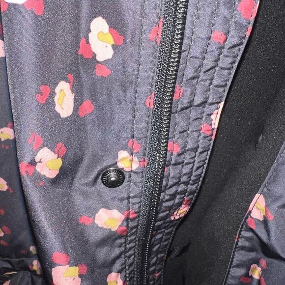 CAbi SZ M Black Floral Print Hooded Rainy Day Rain Jacket Coat Boho Feminine - Picture 3 of 13